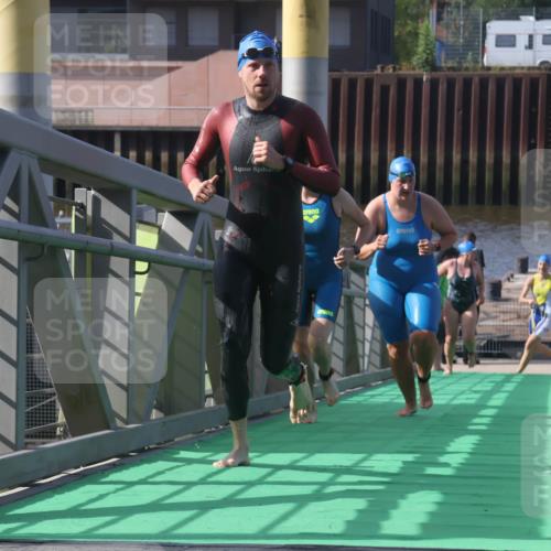 11.08.2024 - GEWOBA Citytriathlon Bremen Lena Gebhardt http://msf.ph/oto/6773481 11.08.2024 10:08:15 Schwimmen 3, 7, 65, 71, 79, 82, 108 meine-sportfotos.de