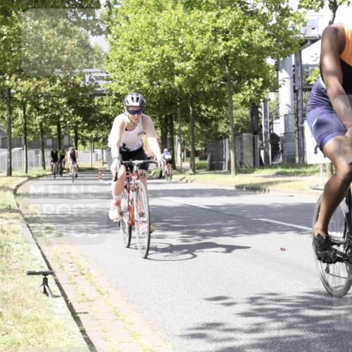 11.08.2024 - GEWOBA Citytriathlon Bremen H.Heesch http://msf.ph/oto/6773488 11.08.2024 13:25:28 Radfahren 225, 301, 309, 316, 328, 471, 660, 720 meine-sportfotos.de