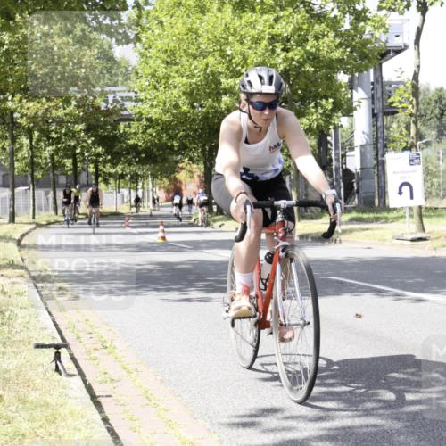 11.08.2024 - GEWOBA Citytriathlon Bremen H.Heesch http://msf.ph/oto/6773492 11.08.2024 13:25:28 Radfahren 225, 301, 309, 316, 328, 471, 660, 720 meine-sportfotos.de