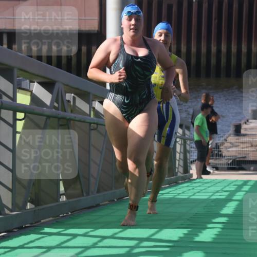 11.08.2024 - GEWOBA Citytriathlon Bremen Lena Gebhardt http://msf.ph/oto/6773529 11.08.2024 10:08:20 Schwimmen 3, 43, 65, 71, 82, 108 meine-sportfotos.de