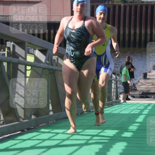 11.08.2024 - GEWOBA Citytriathlon Bremen Lena Gebhardt http://msf.ph/oto/6773536 11.08.2024 10:08:21 Schwimmen 3, 43, 65, 71, 82, 108 meine-sportfotos.de