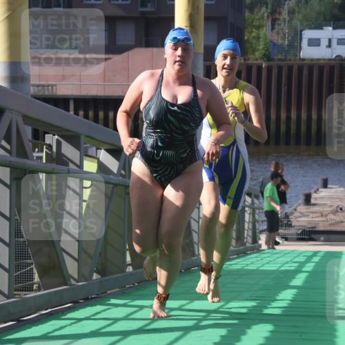 11.08.2024 - GEWOBA Citytriathlon Bremen Lena Gebhardt http://msf.ph/oto/6773544 11.08.2024 10:08:21 Schwimmen 3, 43, 65, 71, 82, 108 meine-sportfotos.de