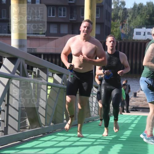 11.08.2024 - GEWOBA Citytriathlon Bremen Lena Gebhardt http://msf.ph/oto/6773579 11.08.2024 10:08:30 Schwimmen 43, 65, 71, 98, 108 meine-sportfotos.de