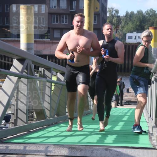 11.08.2024 - GEWOBA Citytriathlon Bremen Lena Gebhardt http://msf.ph/oto/6773588 11.08.2024 10:08:31 Schwimmen 43, 65, 71, 98, 108, 110 meine-sportfotos.de
