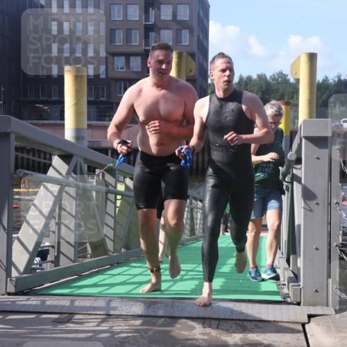11.08.2024 - GEWOBA Citytriathlon Bremen Lena Gebhardt http://msf.ph/oto/6773599 11.08.2024 10:08:31 Schwimmen 43, 65, 71, 98, 108, 110 meine-sportfotos.de