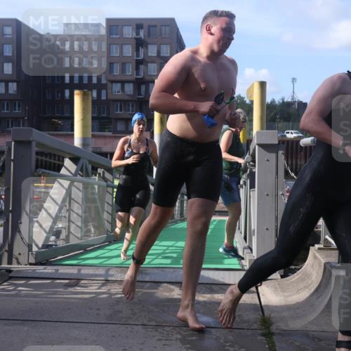11.08.2024 - GEWOBA Citytriathlon Bremen Lena Gebhardt http://msf.ph/oto/6773609 11.08.2024 10:08:32 Schwimmen 43, 65, 98, 108, 110 meine-sportfotos.de