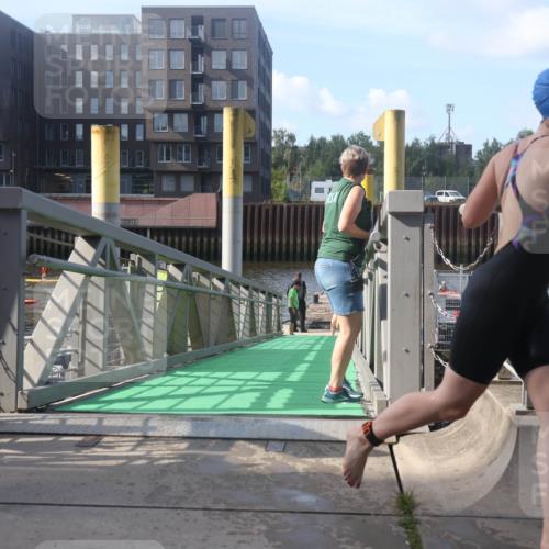 11.08.2024 - GEWOBA Citytriathlon Bremen Lena Gebhardt http://msf.ph/oto/6773624 11.08.2024 10:08:33 Schwimmen 43, 98, 108, 110 meine-sportfotos.de