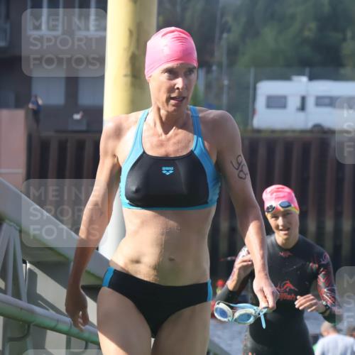 11.08.2024 - GEWOBA Citytriathlon Bremen Lena Gebhardt http://msf.ph/oto/6773721 11.08.2024 10:09:02 Schwimmen 85, 92 meine-sportfotos.de