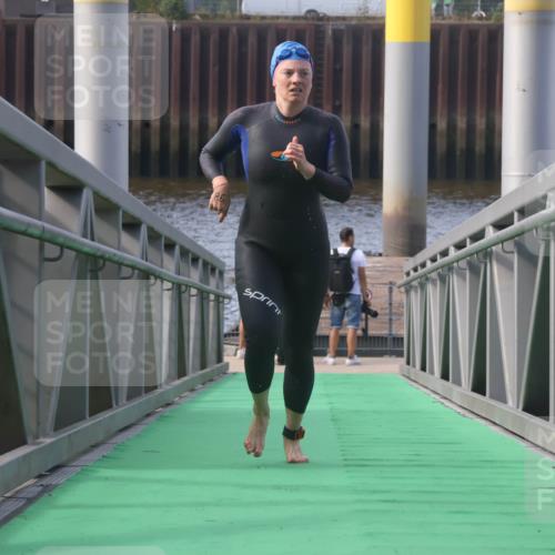 11.08.2024 - GEWOBA Citytriathlon Bremen Lena Gebhardt http://msf.ph/oto/6773735 11.08.2024 10:09:24 Schwimmen 20, 42, 45, 48, 52, 57, 58, 62, 69, 85 meine-sportfotos.de