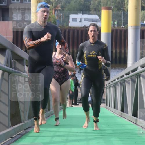 11.08.2024 - GEWOBA Citytriathlon Bremen Lena Gebhardt http://msf.ph/oto/6773757 11.08.2024 10:09:31 Schwimmen 4, 9, 20, 27, 42, 45, 48, 52, 58, 62, 69, 78, 99 meine-sportfotos.de