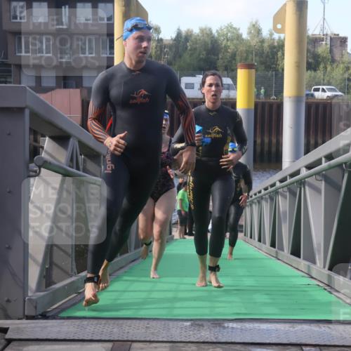 11.08.2024 - GEWOBA Citytriathlon Bremen Lena Gebhardt http://msf.ph/oto/6773764 11.08.2024 10:09:31 Schwimmen 4, 9, 20, 27, 42, 45, 48, 52, 58, 62, 69, 78, 99 meine-sportfotos.de