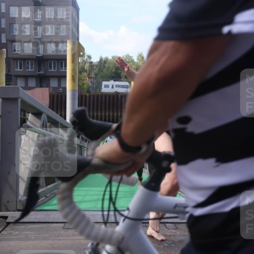 11.08.2024 - GEWOBA Citytriathlon Bremen Lena Gebhardt http://msf.ph/oto/6773793 11.08.2024 10:09:33 Schwimmen 4, 9, 27, 42, 48, 52, 58, 62, 69, 78, 99 meine-sportfotos.de