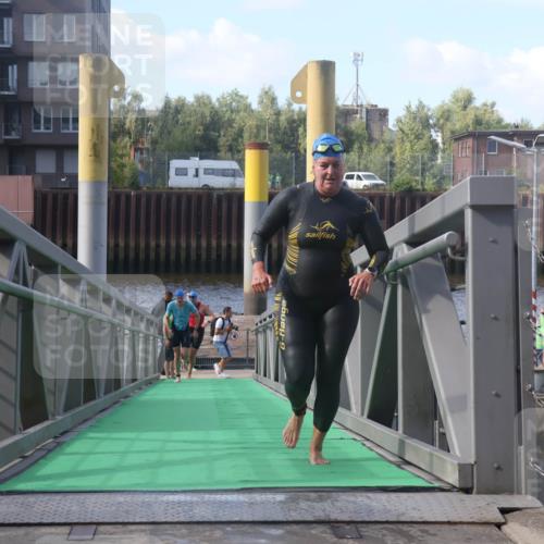11.08.2024 - GEWOBA Citytriathlon Bremen Lena Gebhardt http://msf.ph/oto/6773800 11.08.2024 10:09:34 Schwimmen 4, 9, 27, 42, 48, 58, 62, 69, 78, 99, 109 meine-sportfotos.de