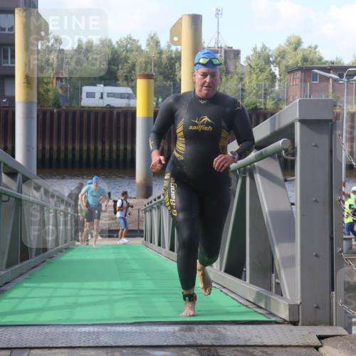11.08.2024 - GEWOBA Citytriathlon Bremen Lena Gebhardt http://msf.ph/oto/6773803 11.08.2024 10:09:34 Schwimmen 4, 9, 27, 42, 48, 58, 62, 69, 78, 99, 109 meine-sportfotos.de