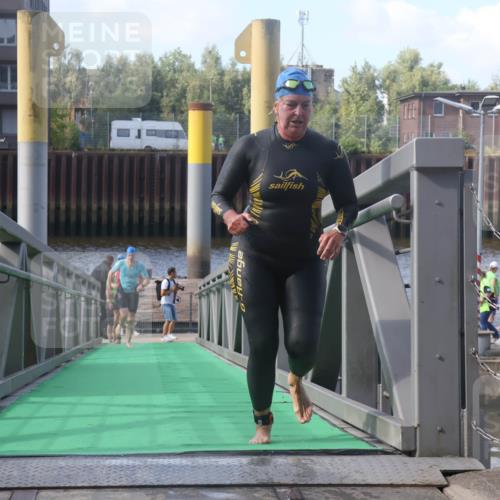 11.08.2024 - GEWOBA Citytriathlon Bremen Lena Gebhardt http://msf.ph/oto/6773806 11.08.2024 10:09:34 Schwimmen 4, 9, 27, 42, 48, 58, 62, 69, 78, 99, 109 meine-sportfotos.de