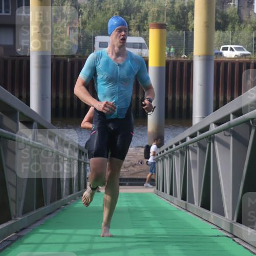 11.08.2024 - GEWOBA Citytriathlon Bremen Lena Gebhardt http://msf.ph/oto/6773816 11.08.2024 10:09:38 Schwimmen 4, 9, 11, 27, 42, 48, 58, 69, 78, 99, 109 meine-sportfotos.de