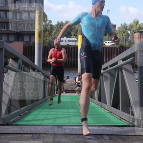 11.08.2024 - GEWOBA Citytriathlon Bremen Lena Gebhardt http://msf.ph/oto/6773827 11.08.2024 10:09:39 Schwimmen 4, 9, 11, 27, 42, 48, 58, 69, 78, 99, 109 meine-sportfotos.de