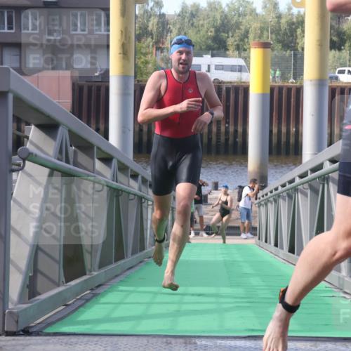 11.08.2024 - GEWOBA Citytriathlon Bremen Lena Gebhardt http://msf.ph/oto/6773831 11.08.2024 10:09:39 Schwimmen 4, 9, 11, 27, 42, 48, 58, 69, 78, 99, 109 meine-sportfotos.de