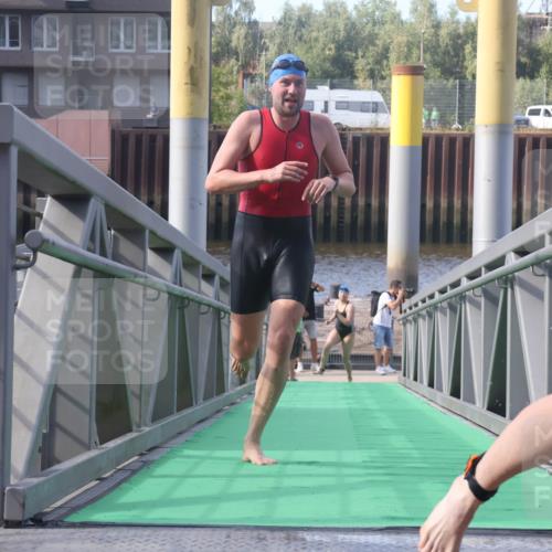 11.08.2024 - GEWOBA Citytriathlon Bremen Lena Gebhardt http://msf.ph/oto/6773833 11.08.2024 10:09:39 Schwimmen 4, 9, 11, 27, 42, 48, 58, 69, 78, 99, 109 meine-sportfotos.de