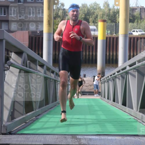11.08.2024 - GEWOBA Citytriathlon Bremen Lena Gebhardt http://msf.ph/oto/6773836 11.08.2024 10:09:40 Schwimmen 4, 9, 11, 27, 42, 48, 58, 69, 78, 99, 109 meine-sportfotos.de