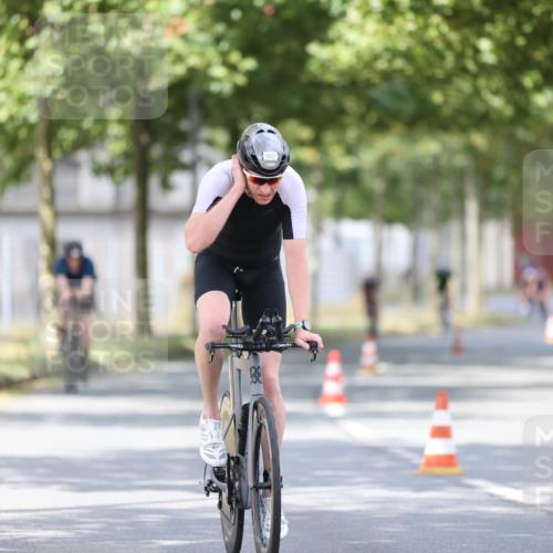 11.08.2024 - GEWOBA Citytriathlon Bremen H.Heesch http://msf.ph/oto/6773921 11.08.2024 11:41:30 Radfahren 786, 835, 896, 902, 1020 meine-sportfotos.de