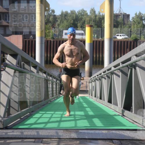 11.08.2024 - GEWOBA Citytriathlon Bremen Lena Gebhardt http://msf.ph/oto/6774020 11.08.2024 10:09:59 Schwimmen 11, 16, 31, 50, 55, 64, 83, 102, 109 meine-sportfotos.de