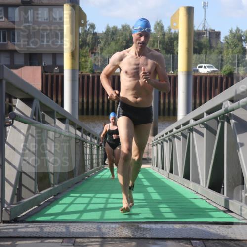 11.08.2024 - GEWOBA Citytriathlon Bremen Lena Gebhardt http://msf.ph/oto/6774024 11.08.2024 10:09:59 Schwimmen 11, 16, 31, 50, 55, 64, 83, 102, 109 meine-sportfotos.de