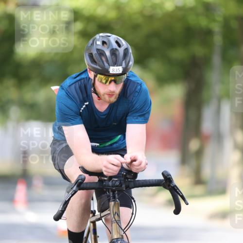 11.08.2024 - GEWOBA Citytriathlon Bremen H.Heesch http://msf.ph/oto/6774097 11.08.2024 11:41:34 Radfahren 786, 835, 859, 896, 902, 1020 meine-sportfotos.de