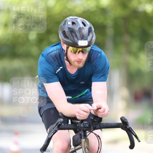 11.08.2024 - GEWOBA Citytriathlon Bremen H.Heesch http://msf.ph/oto/6774111 11.08.2024 11:41:34 Radfahren 786, 835, 859, 896, 902, 1020 meine-sportfotos.de
