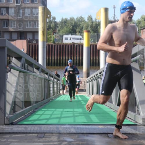 11.08.2024 - GEWOBA Citytriathlon Bremen Lena Gebhardt http://msf.ph/oto/6774216 11.08.2024 10:10:17 Schwimmen 22, 29, 50, 55, 64, 102, 116 meine-sportfotos.de