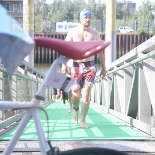 11.08.2024 - GEWOBA Citytriathlon Bremen Lena Gebhardt http://msf.ph/oto/6774367 11.08.2024 10:10:36 Schwimmen 22, 29, 30, 47, 51, 116 meine-sportfotos.de