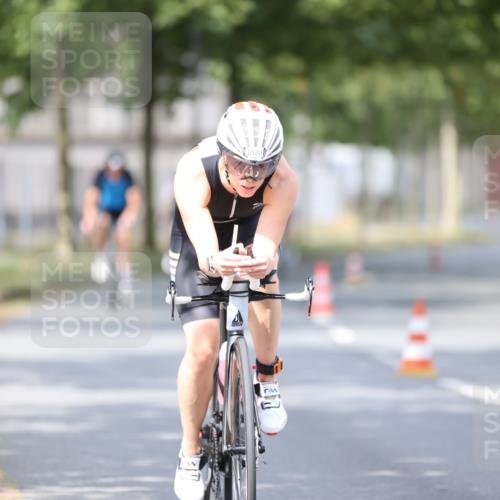 11.08.2024 - GEWOBA Citytriathlon Bremen H.Heesch http://msf.ph/oto/6774401 11.08.2024 11:41:44 Radfahren 758, 786, 835, 859, 965, 1020 meine-sportfotos.de
