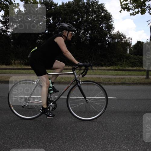 11.08.2024 - GEWOBA Citytriathlon Bremen H.Heesch http://msf.ph/oto/6774477 11.08.2024 13:49:07 Radfahren 720 meine-sportfotos.de