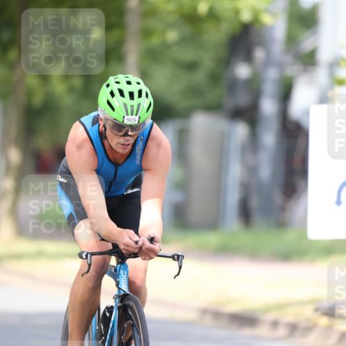 11.08.2024 - GEWOBA Citytriathlon Bremen H.Heesch http://msf.ph/oto/6774710 11.08.2024 11:42:00 Radfahren 758, 905, 965 meine-sportfotos.de
