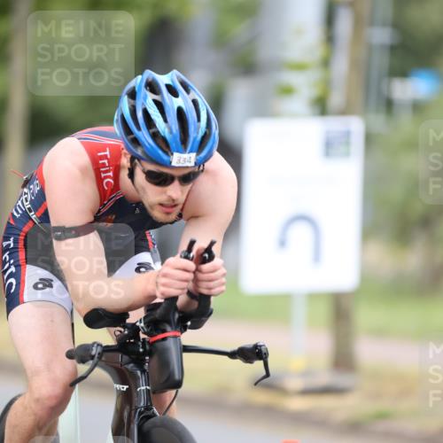 11.08.2024 - GEWOBA Citytriathlon Bremen H.Heesch http://msf.ph/oto/6774840 11.08.2024 11:42:19 Radfahren 834 meine-sportfotos.de
