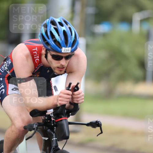 11.08.2024 - GEWOBA Citytriathlon Bremen H.Heesch http://msf.ph/oto/6774848 11.08.2024 11:42:19 Radfahren 834 meine-sportfotos.de