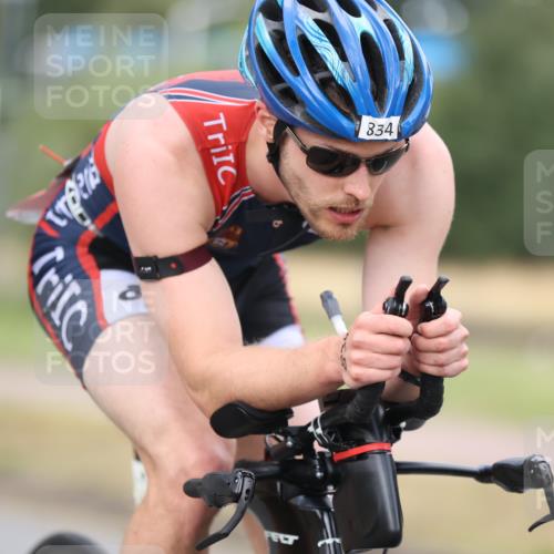 11.08.2024 - GEWOBA Citytriathlon Bremen H.Heesch http://msf.ph/oto/6774865 11.08.2024 11:42:19 Radfahren 834 meine-sportfotos.de