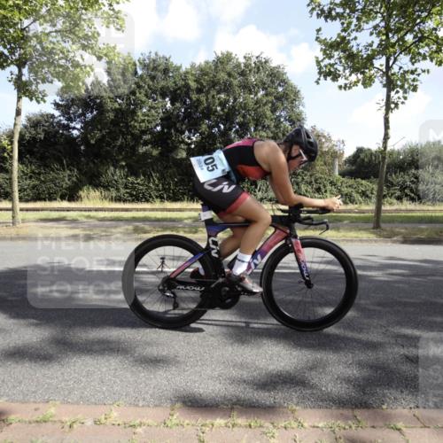 11.08.2024 - GEWOBA Citytriathlon Bremen H.Heesch http://msf.ph/oto/6774880 11.08.2024 10:34:30 Radfahren 105 meine-sportfotos.de