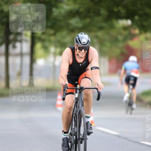 11.08.2024 - GEWOBA Citytriathlon Bremen H.Heesch http://msf.ph/oto/6774881 11.08.2024 11:42:36 Radfahren 877 meine-sportfotos.de