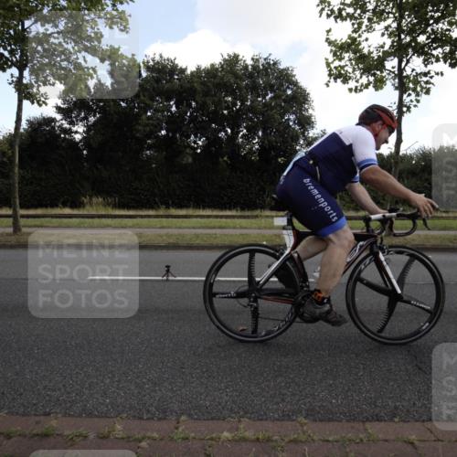 11.08.2024 - GEWOBA Citytriathlon Bremen H.Heesch http://msf.ph/oto/6774919 11.08.2024 10:37:54 Radfahren 1, 56, 59 meine-sportfotos.de