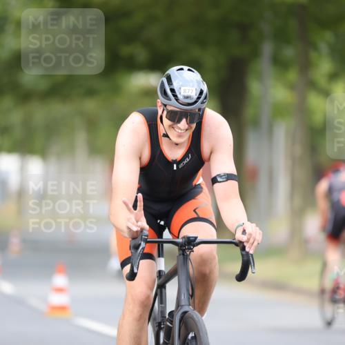 11.08.2024 - GEWOBA Citytriathlon Bremen H.Heesch http://msf.ph/oto/6774920 11.08.2024 11:42:37 Radfahren 857, 877 meine-sportfotos.de