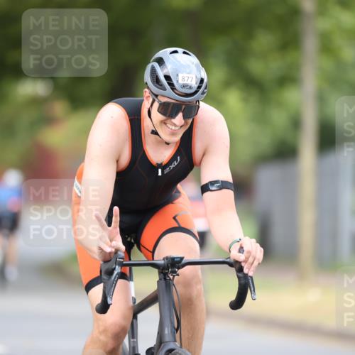 11.08.2024 - GEWOBA Citytriathlon Bremen H.Heesch http://msf.ph/oto/6774937 11.08.2024 11:42:37 Radfahren 857, 877 meine-sportfotos.de