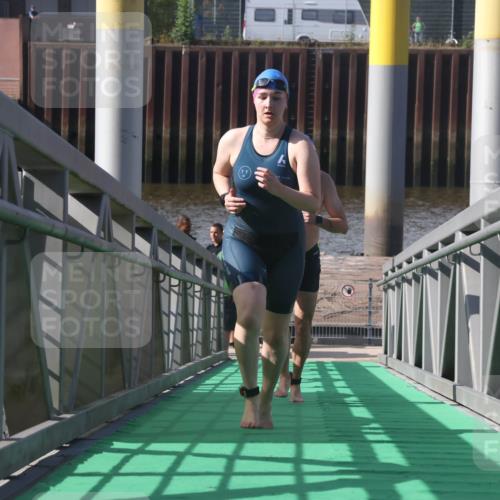 11.08.2024 - GEWOBA Citytriathlon Bremen Lena Gebhardt http://msf.ph/oto/6775344 11.08.2024 10:14:34 Schwimmen 53, 76, 100 meine-sportfotos.de