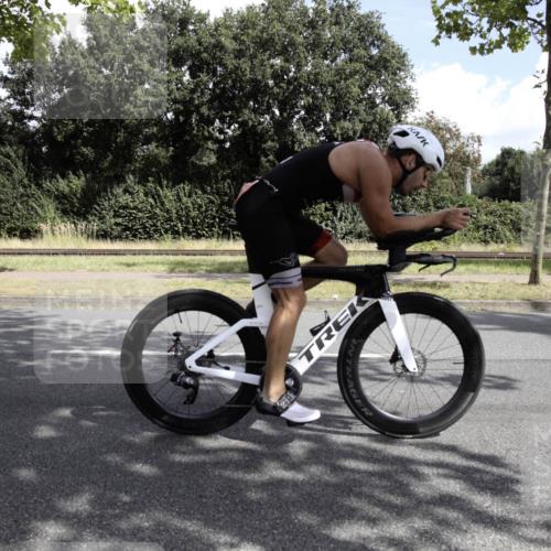 11.08.2024 - GEWOBA Citytriathlon Bremen H.Heesch http://msf.ph/oto/6775473 11.08.2024 11:41:26 Radfahren 835, 896, 902 meine-sportfotos.de