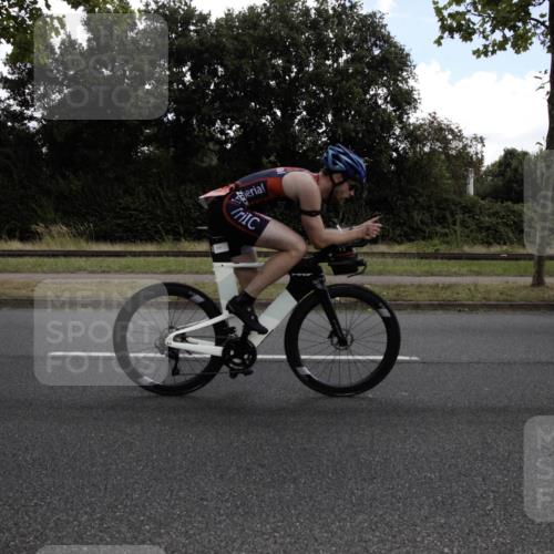 11.08.2024 - GEWOBA Citytriathlon Bremen H.Heesch http://msf.ph/oto/6775484 11.08.2024 11:42:20 Radfahren 834 meine-sportfotos.de