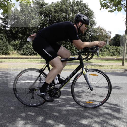 11.08.2024 - GEWOBA Citytriathlon Bremen H.Heesch http://msf.ph/oto/6775511 11.08.2024 11:44:50 Radfahren 763, 827, 833, 916, 956, 964, 996 meine-sportfotos.de