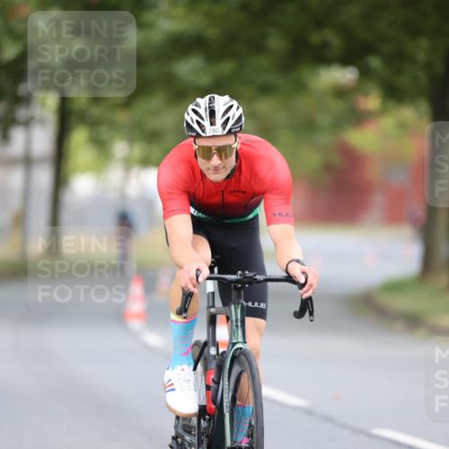11.08.2024 - GEWOBA Citytriathlon Bremen H.Heesch http://msf.ph/oto/6775519 11.08.2024 11:43:04 Radfahren 756, 780, 1008 meine-sportfotos.de