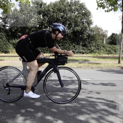 11.08.2024 - GEWOBA Citytriathlon Bremen H.Heesch http://msf.ph/oto/6775523 11.08.2024 11:45:05 Radfahren 819, 827, 916, 927, 956, 964, 973, 996, 1030 meine-sportfotos.de