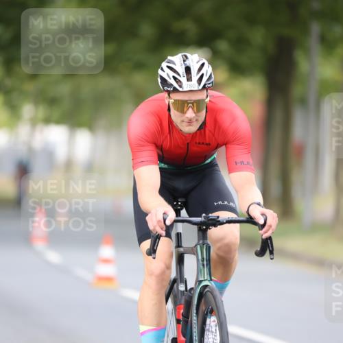 11.08.2024 - GEWOBA Citytriathlon Bremen H.Heesch http://msf.ph/oto/6775538 11.08.2024 11:43:04 Radfahren 756, 780, 1008 meine-sportfotos.de