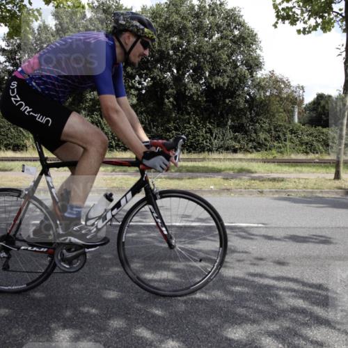 11.08.2024 - GEWOBA Citytriathlon Bremen H.Heesch http://msf.ph/oto/6775546 11.08.2024 11:45:49 Radfahren 822, 826, 845, 867, 871, 873, 875, 936, 994, 1029 meine-sportfotos.de